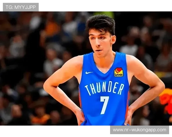 切特·霍姆格伦利用挡拆拉开空间效率提升，明显优于新秀同期表现