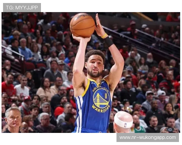 克莱·汤普森三分出手提升，带动勇士外线火力拉开空间