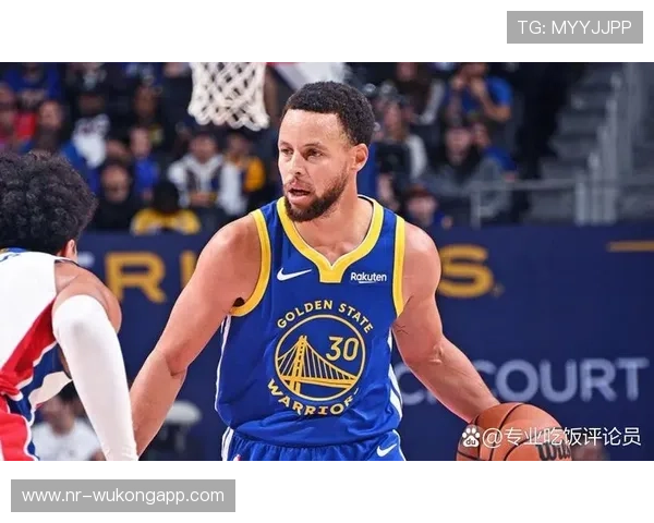 伯德无球跑位制造空位 提升命中率与库里形成对比