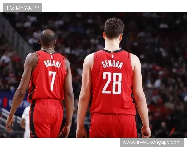 申京挡拆掩护提升进攻效率 拉开内线与乔尔·恩比德差距