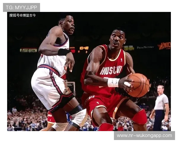 奥拉朱旺内线单打高效砍分 助火箭构建篮下铁壁