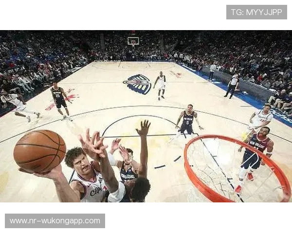 布鲁克·洛佩斯利用挡拆制造空间提升内线得分效率明显